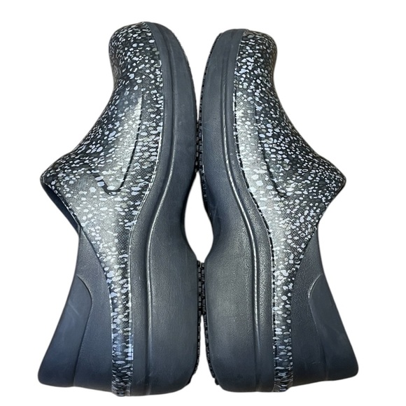 Crocs At Work Neria Pro II Clog Shoes Womens 9 Black Gray Speckle Slip on - Picture 5 of 9